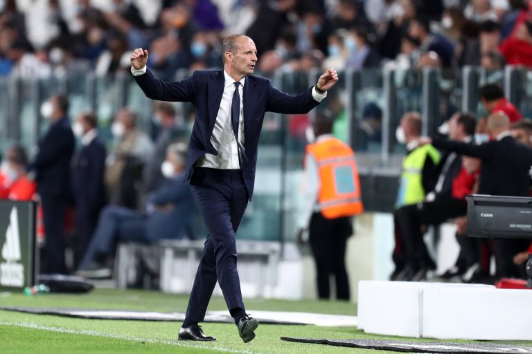 Allegri devant les médias après le nul 1-1 face au Milan AC