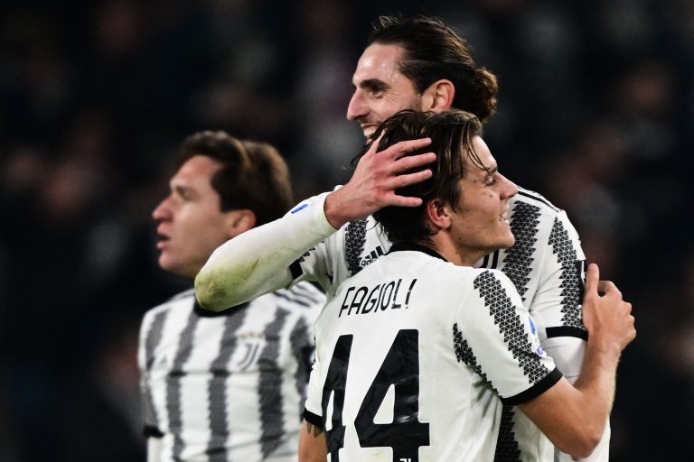 Adrien Rabiot réclamerait un très gros salaire pour prolonger avec la Juventus