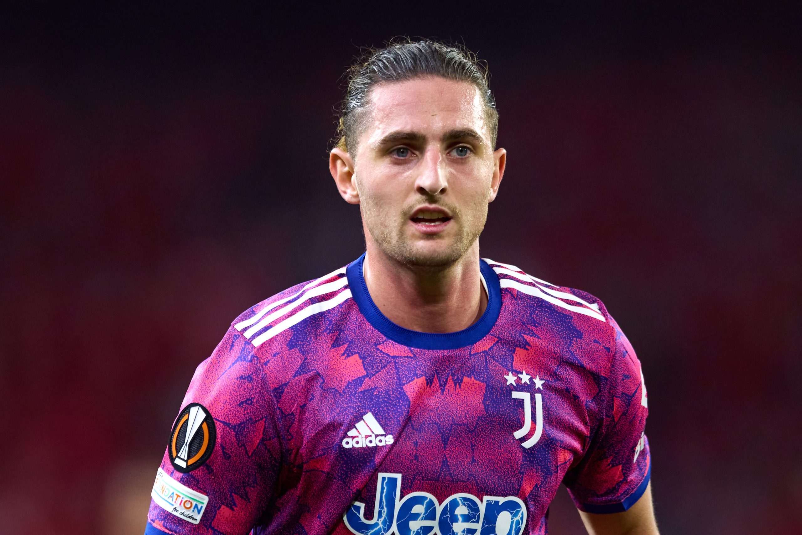 SEVILLE, SPAIN - MAY 18: Adrien Rabiot of Juventus looks on during the UEFA Europa League semi-final second leg match between Sevilla FC v Juventus at Estadio Ramon Sanchez Pizjuan on May 18, 2023 in Seville, Spain. (Photo by Fran Santiago/Getty Images)