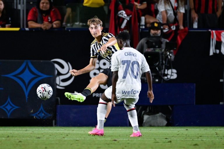 Le père de Dean Huijsen exprime sa joie après les débuts de son fils avec l&rsquo;équipe première