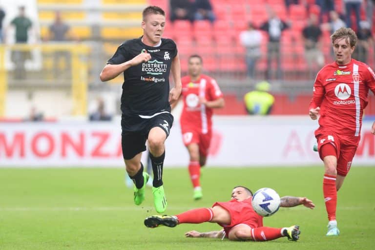 Cristiano Giuntoli a Emil Holm dans le viseur