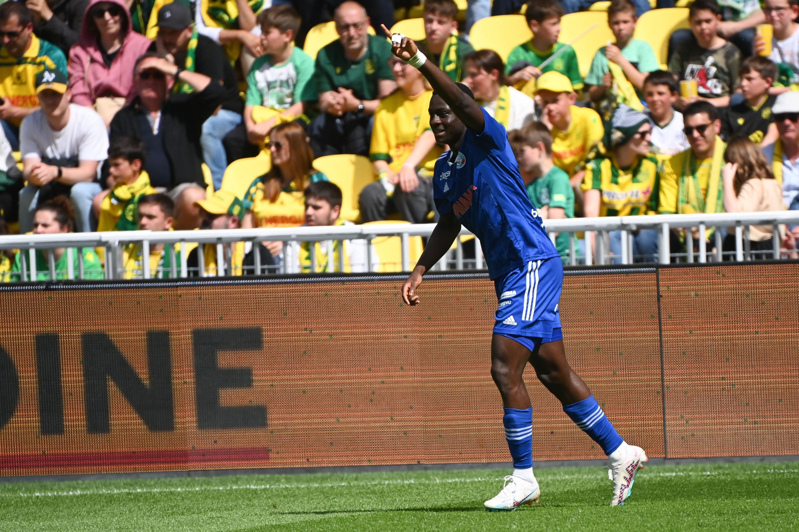 Strasbourg's French midfielder Mouhamadou Habib Diarra celebrates scoring the second goal during the French L1 football match between FC Nantes and RC Strasbourg Alsace (RCSA) at the Stade de la BeaujoireLouis Fonteneau in Nantes, western France on May 7, 2023. (Photo by Sebastien SALOM-GOMIS / AFP) (Photo by SEBASTIEN SALOM-GOMIS/AFP via Getty Images)