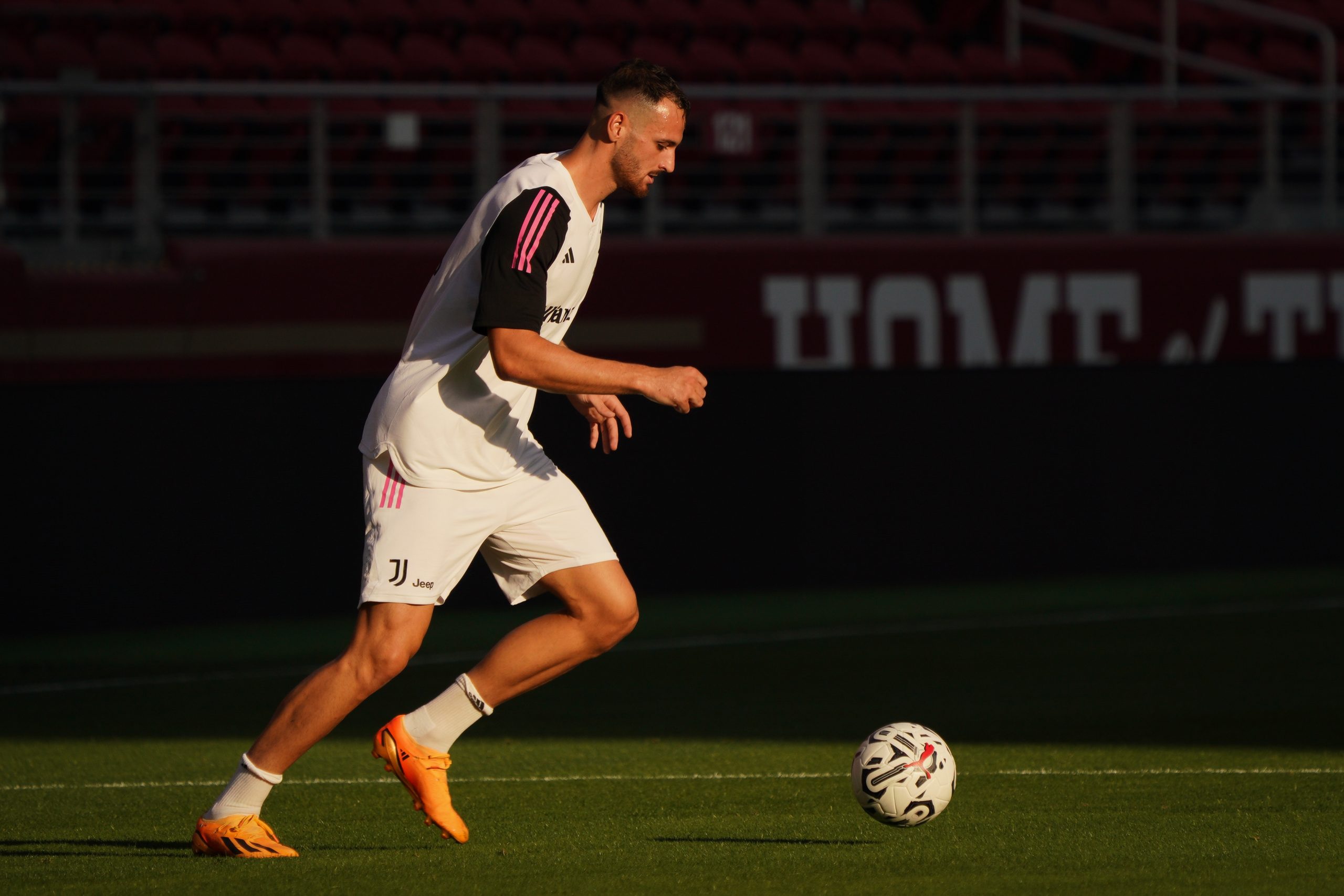 SANTA CLARA, CALIFORNIA - JULY 22: Federico Gatti of Juventus practices during a training session after the planned friendly against Barcelona was cancelled, at Levi's Stadium on July 22, 2023 in Santa Clara, California. (Photo by Loren Elliott/Getty Images)