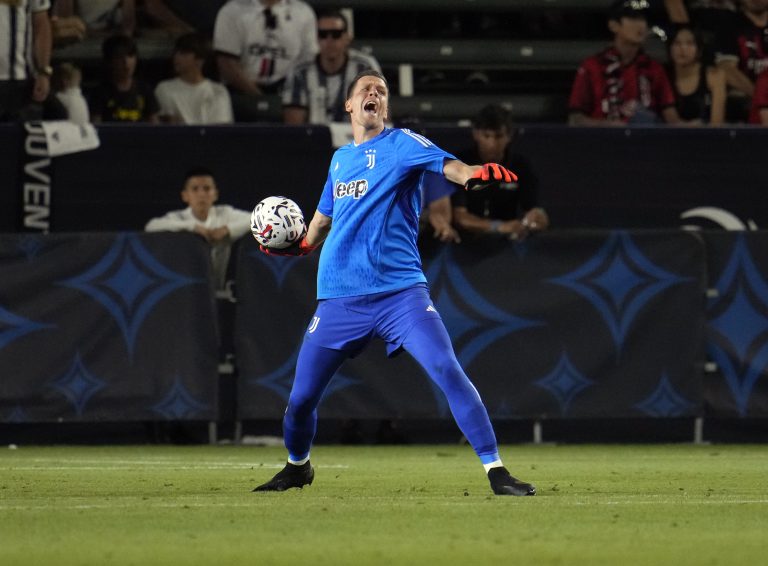 Wojciech Szczesny met un terme aux rumeurs sur son avenir et évoque la saison à venir