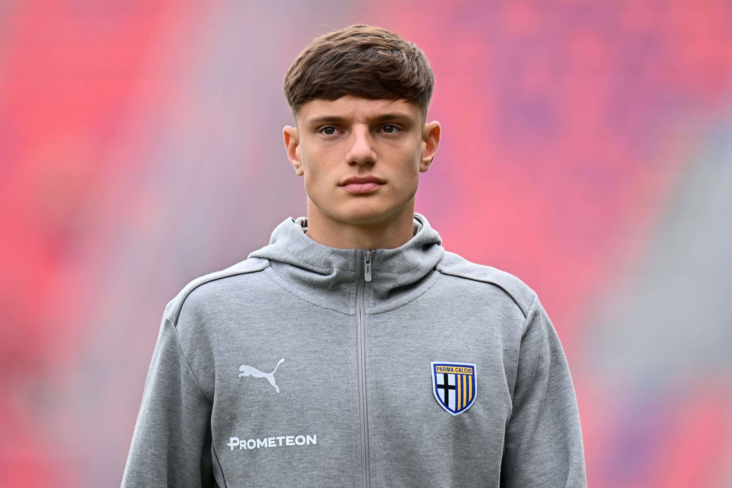 BOLOGNA, ITALY - OCTOBER 06: Giovanni Leoni of Parma calcio looks on during the Serie A match between Bologna and Parma at Stadio Renato Dall'Ara on October 06, 2024 in Bologna, Italy. (Photo by Alessandro Sabattini/Getty Images)