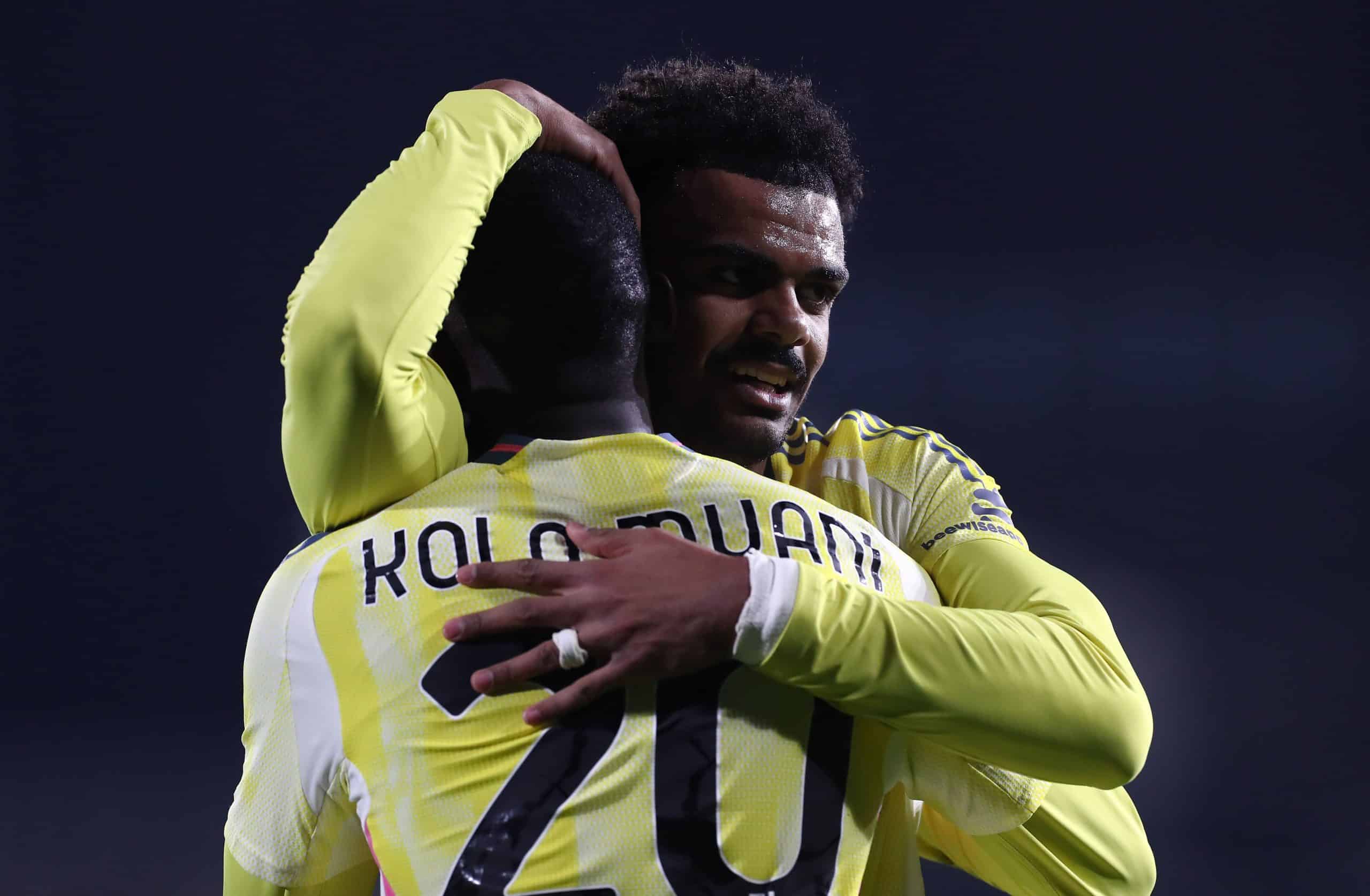 COMO, ITALY - FEBRUARY 07: Randal Kolo Muani of Juventus celebrates with his team-mate Renato Veiga after scoring their team's first goal during the Serie A match between Como 1907 and Juventus at Stadio G. Sinigaglia on February 07, 2025 in Como, Italy. (Photo by Marco Luzzani/Getty Images)