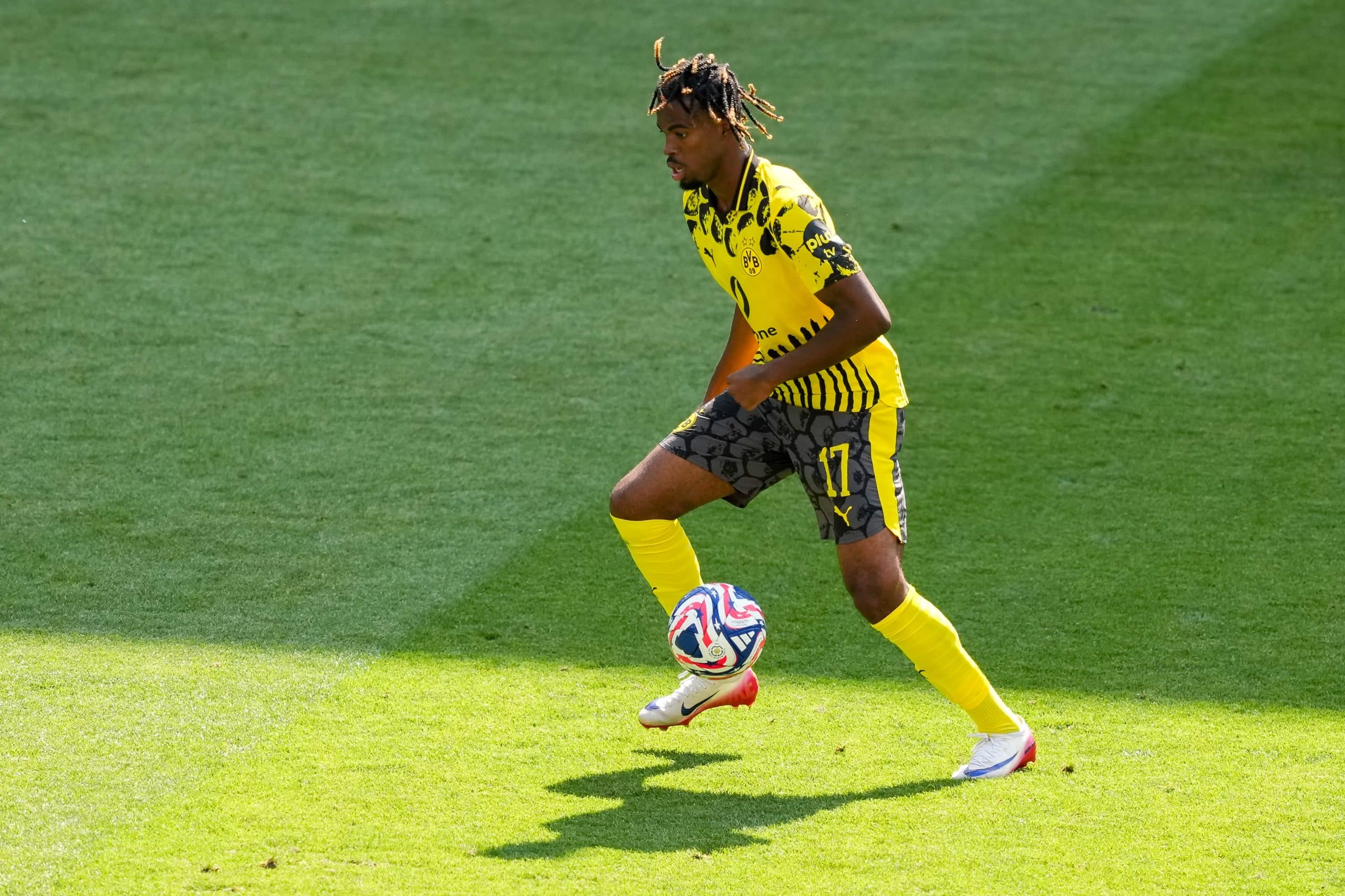 CINCINNATI, OHIO - JUNE 25: Carney Chukwuemeka #17 of Borussia Dortmund dribbles the ball in the second half during the FIFA Club World Cup 2025 group F match between Borussia Dortmund and Ulsan HD FC at TQL Stadium on June 25, 2025 in Cincinnati, Ohio. (Photo by Dylan Buell/Getty Images)