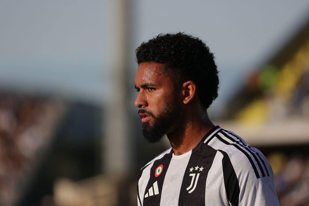 Ce club de Premier League accélère pour recruter Douglas Luiz