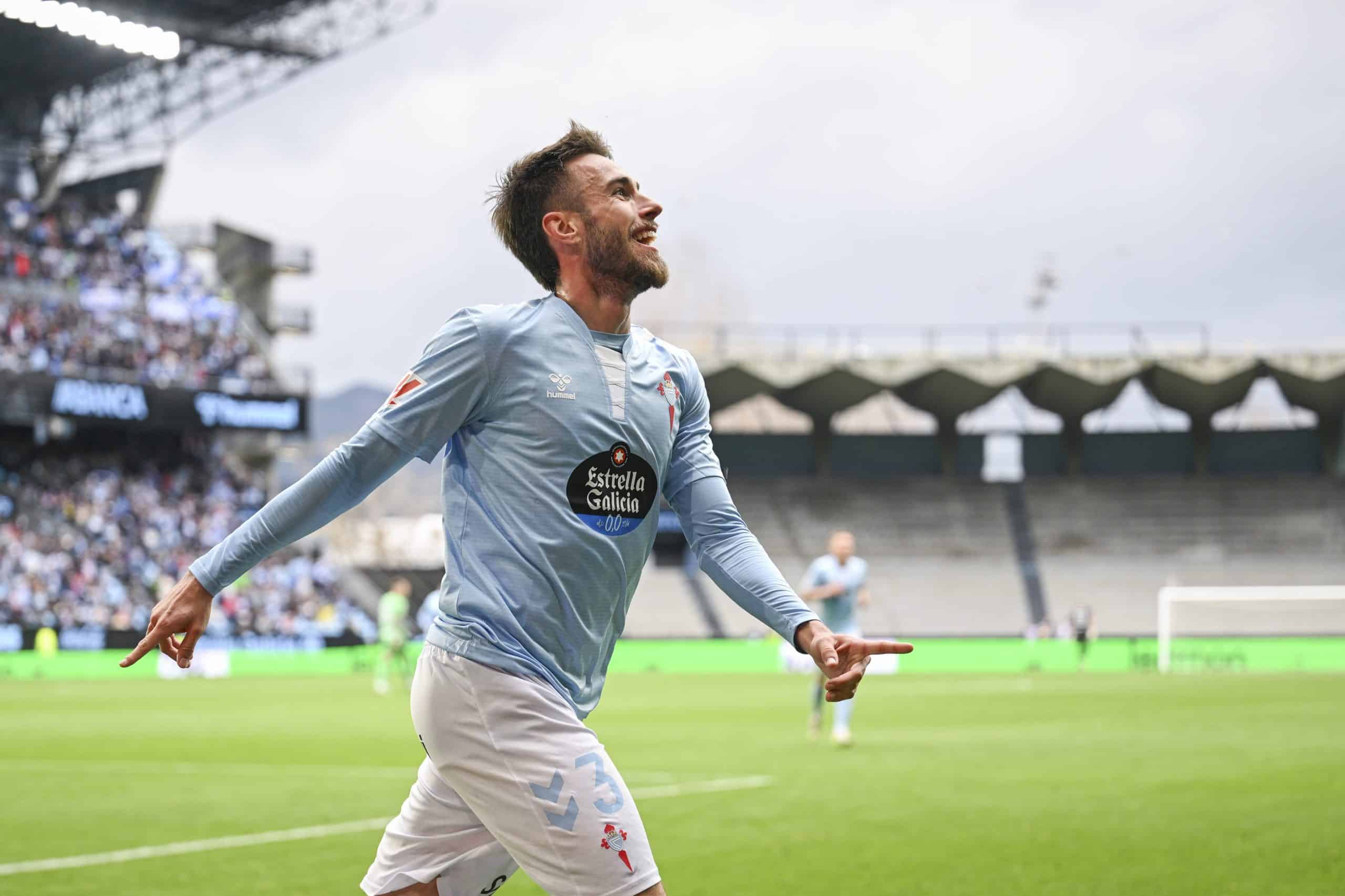 VIGO, SPAIN - MARCH 8: Óscar Mingueza of RC Celta de Vigo celebrates after scores his team first goal during the LaLiga match between RC Celta de Vigo and CD Leganes at Estadio Balaidos on March 8, 2025 in Vigo, Spain. (Photo by Octavio Passos/Getty Images)