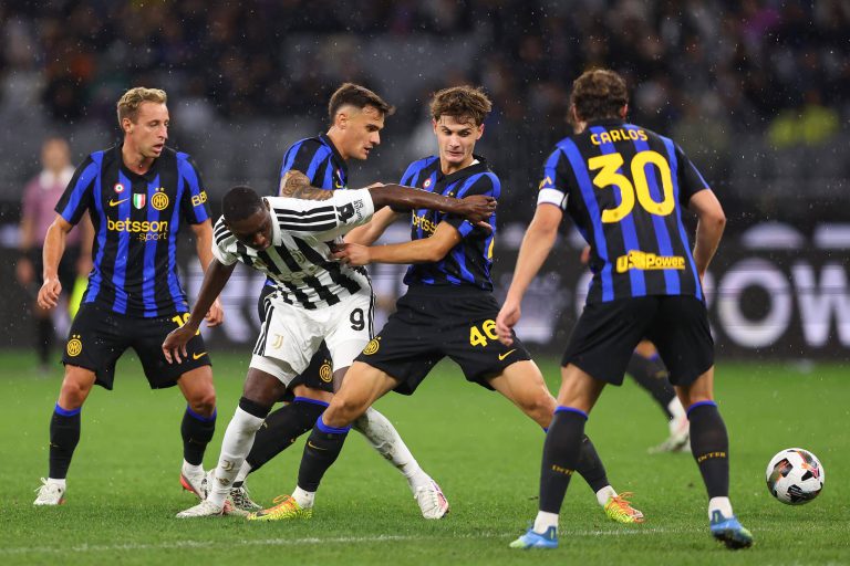 Randal Kolo Muani sous le maillot de la Juventus face à l'Inter Milan