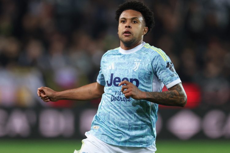 McKennie va devoir prendre son mal en patience (Photo by Timothy Rogers/Getty Images)